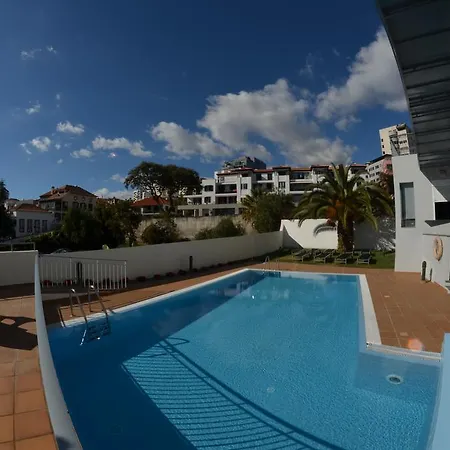 Hotel Madeira Bright Star By Petit 4*